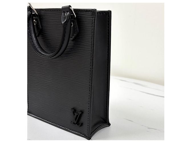 Louis Vuitton Borsa Tote Epice Sack Plait Borsa a Tracolla Nera Nero - vista 7