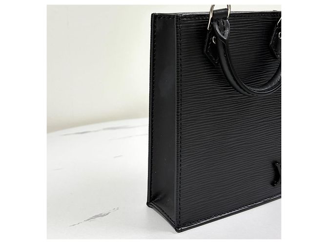 Louis Vuitton Borsa Tote Epice Sack Plait Borsa a Tracolla Nera Nero - vista 8