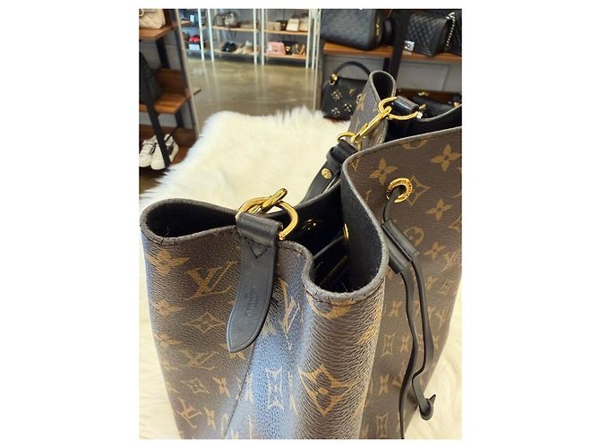 Néonoé Louis Vuitton NeoNoe MM Black Monogram Nero - vista 13