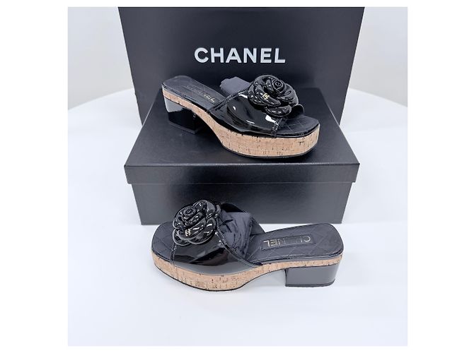 Chanel Mules con tacco Camellia da donna - Nero - vista 2