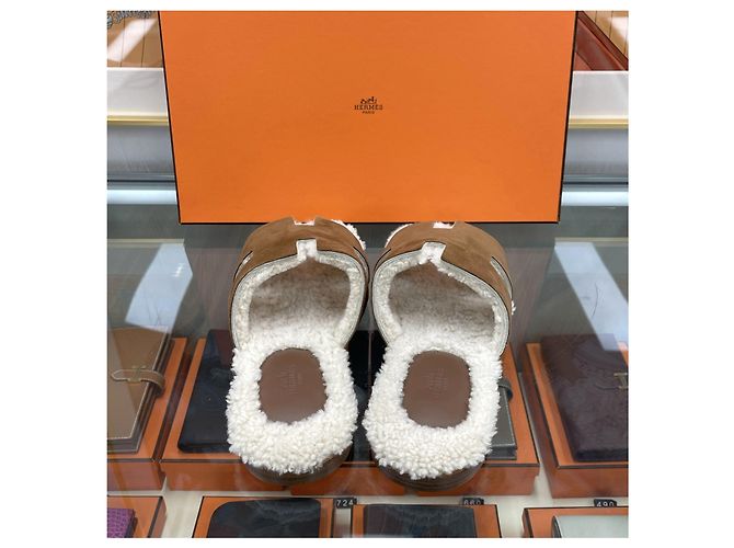 Hermès Izmir Shearling Sandal Slipper Brown - view 5