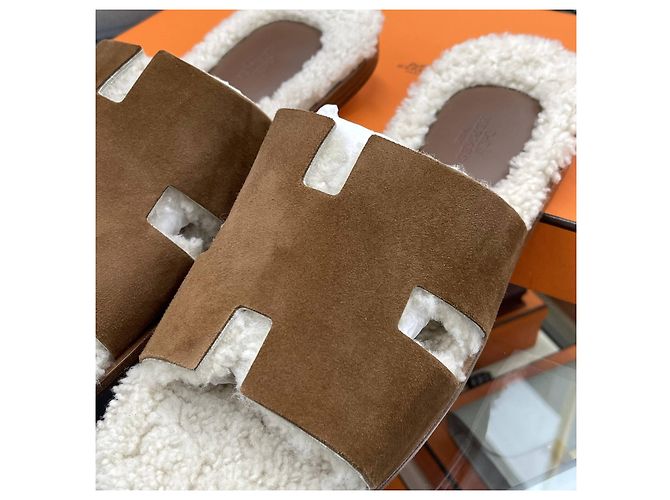 Hermès Izmir Shearling Sandal Slipper Brown - view 7