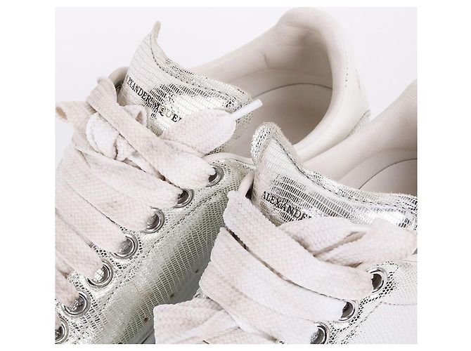 Alexander Mcqueen Sneakers Oversole Metallic Bianco - vista 2