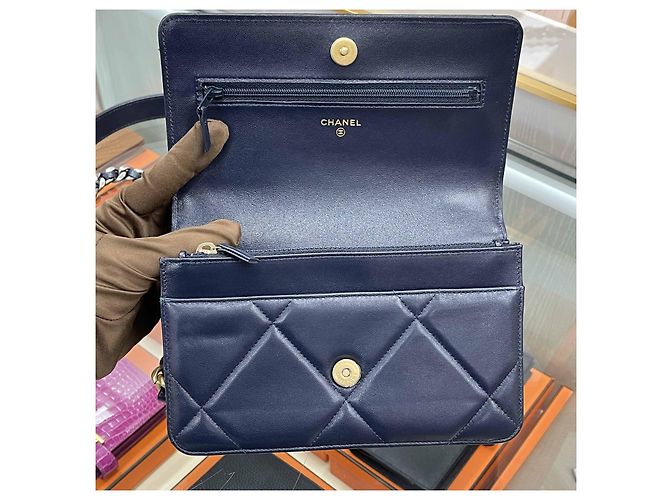 Chanel Borsa Mini WOC con catena in pelle di agnello Navy Gold Blu - vista 12