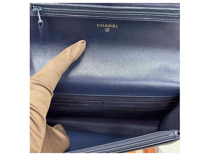 Chanel Borsa Mini WOC con catena in pelle di agnello Navy Gold Blu - vista 13