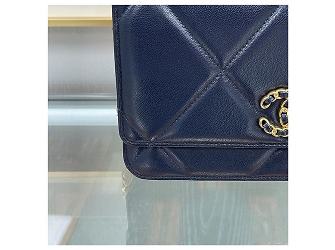 Chanel Borsa Mini WOC con catena in pelle di agnello Navy Gold Blu - vista 5