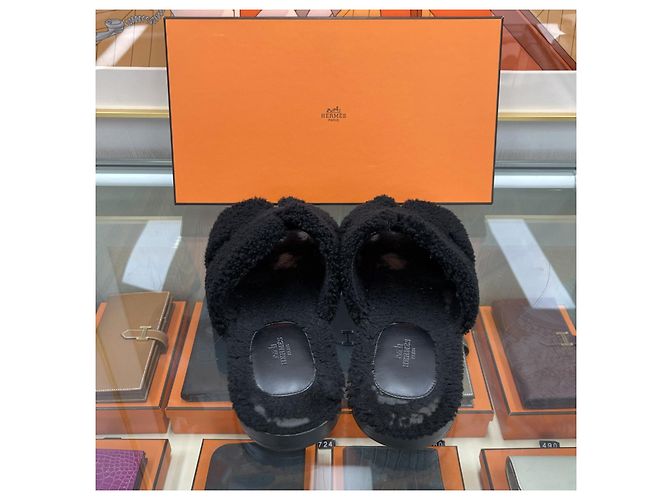 Hermès Pantofole Izmir in shearling Nero - vista 5