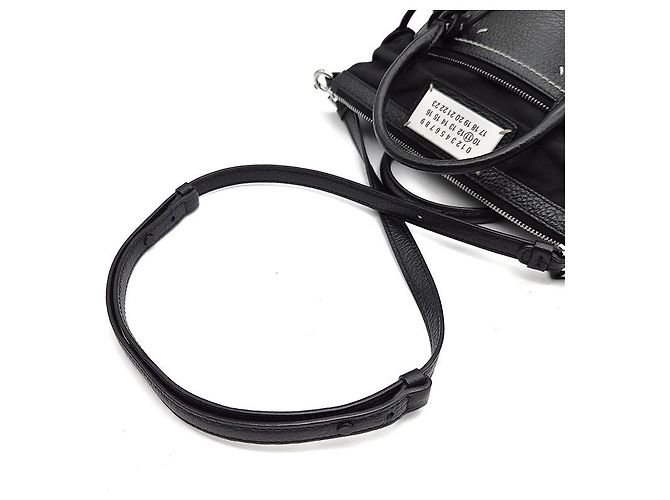 Maison Martin Margiela Sac à bandoulière Maison Margiela 5AC noir en cuir - vue 5