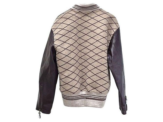 Louis Vuitton Bomber com Patches Marrom - vista 3