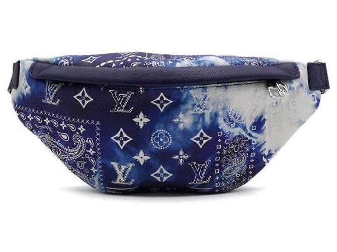 Louis Vuitton Saco de cintura Discovery para homem com estampa de bandana monograma azul Multicor - vista 2