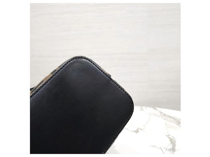 Fendi Mini Borsa Secchiello in Pelle Montrezzo Brown Marrone - vista 7