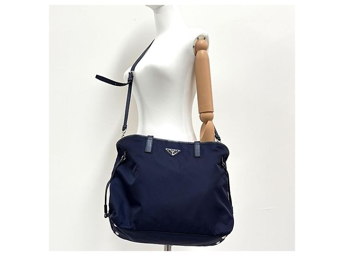 Prada Borsa Shopper in Nylon con Logo Triangolare Borsa a Tracolla Navy Blu - vista 2