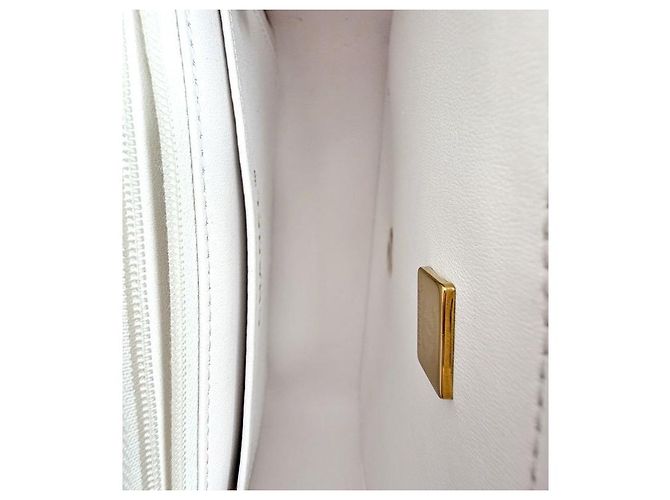 Chanel Borsa a tracolla matelassé bianca con catena Bianco - vista 11