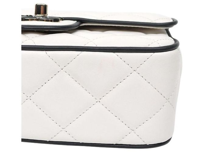 Chanel Borsa a tracolla matelassé bianca con catena Bianco - vista 6