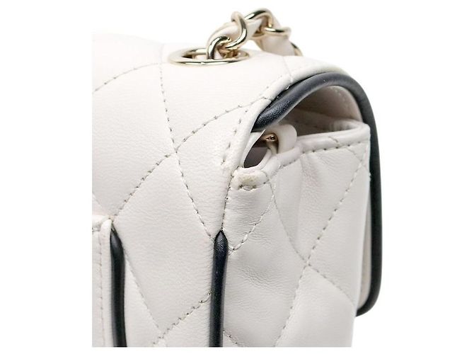 Chanel Borsa a tracolla matelassé bianca con catena Bianco - vista 7