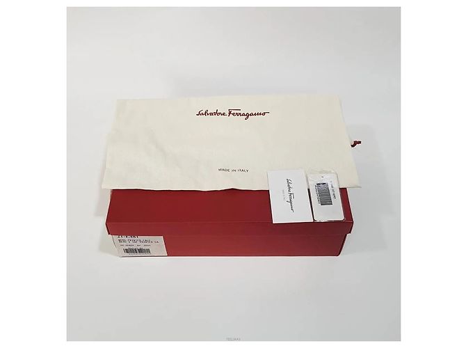 Salvatore Ferragamo Saffiano Vara Change Large Nero - vista 10