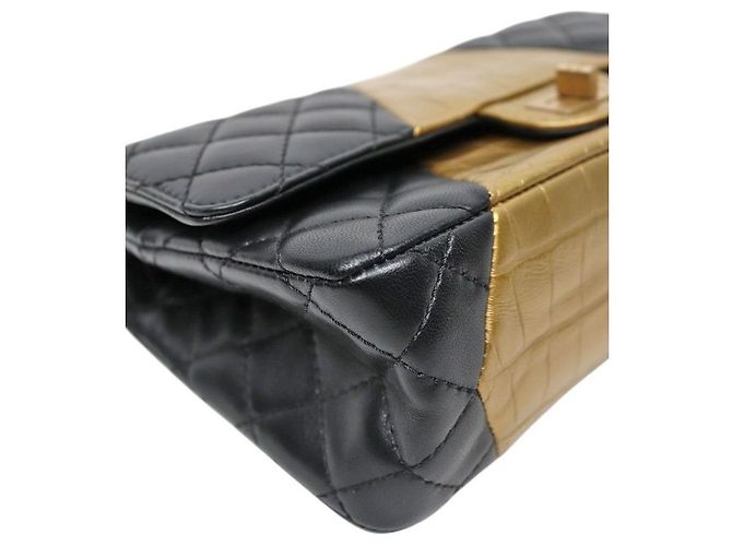 Chanel Bolsa de Ombro com Corrente e Aba em Dois Tons Black Gold Multicor - vista 5