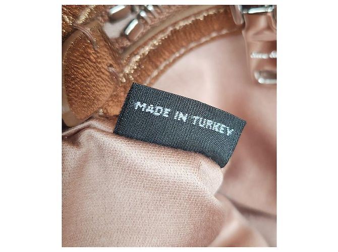 Miu Miu Borsa a tracolla matelassé dorata D'oro - vista 12