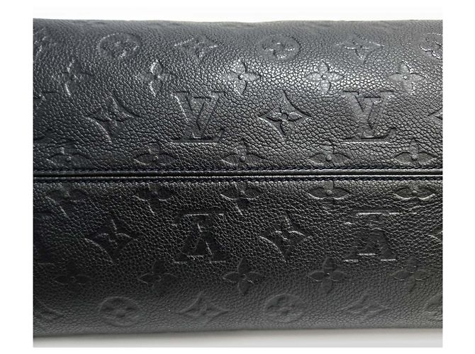 Louis Vuitton Borsa a tracolla Lumineuse PM in Monogram Empreinte nero - vista 18