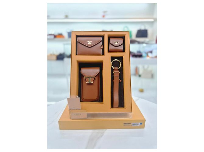 Tod's Zeitloses Leder-Smartphone-Mini-Taschen- und Kartenhalter-Set Braun - Ansicht 8