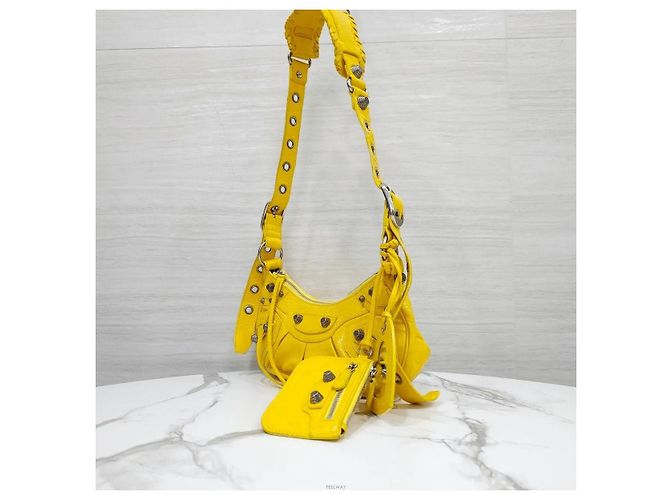 Balenciaga Borsa a tracolla in pelle di agnello gialla Giallo - vista 2