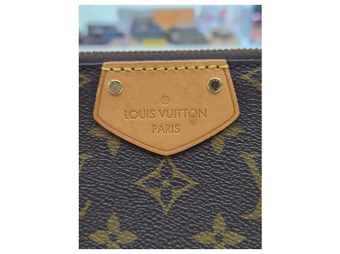 Louis Vuitton Borsa Tote e a Tracolla Monogram Tuileries MM Marrone - vista 22