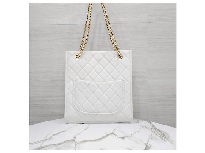 Chanel Borsa Shopper Classic CC Logo White Gold Series Bianco - vista 3