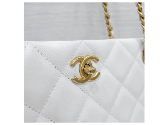 Chanel Borsa Shopper Classic CC Logo White Gold Series Bianco - vista 5