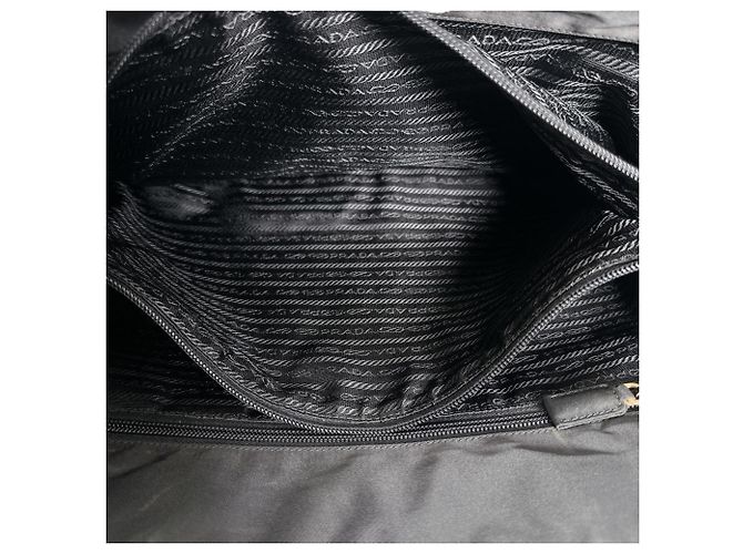 Borsa Tote Prada in nylon nero - vista 15