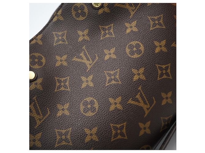 Borsa Louis Vuitton Monogram Montaigne BB Marrone Beige - vista 4