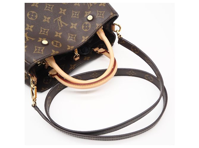 Borsa Louis Vuitton Monogram Montaigne BB Marrone Beige - vista 5