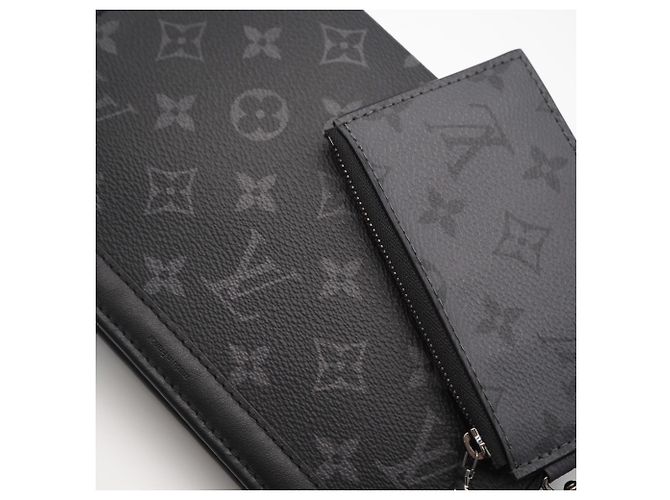 Portafoglio indossabile Louis Vuitton Monogram Eclipse Gaston Nero - vista 4