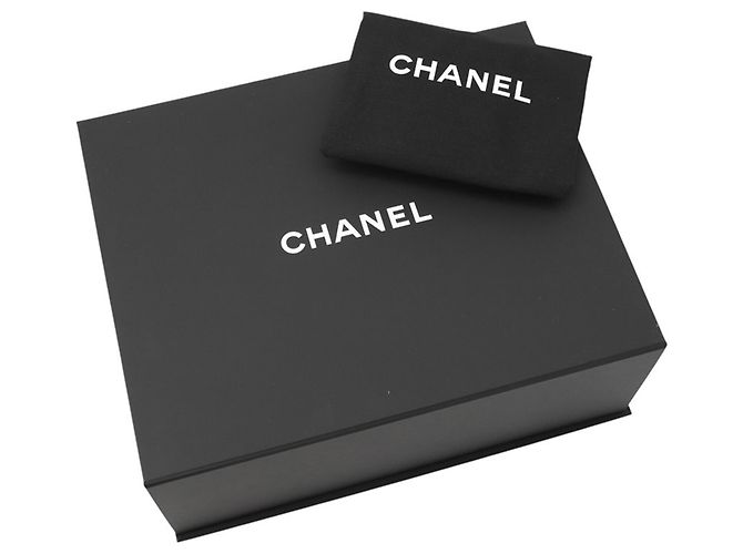 Chanel Black Chain Shoulder Bag - view 14
