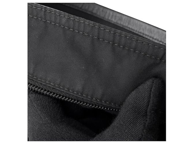 Sac à main Prada en nylon noir - vue 11