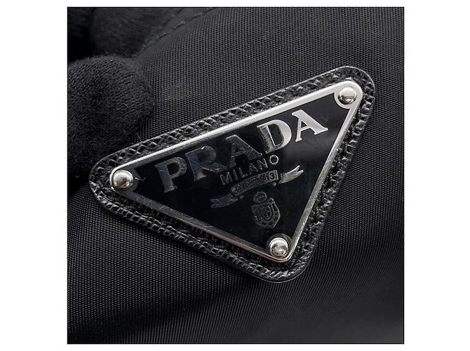 Sac à main Prada en nylon noir - vue 12