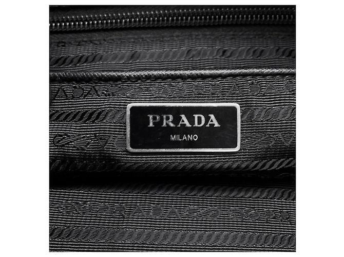 Sac à main Prada en nylon noir - vue 16