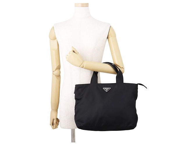Sac à main Prada en nylon noir - vue 4