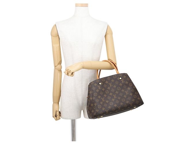 Sac à main Louis Vuitton Monogram Montaigne MM Marron - vue 4