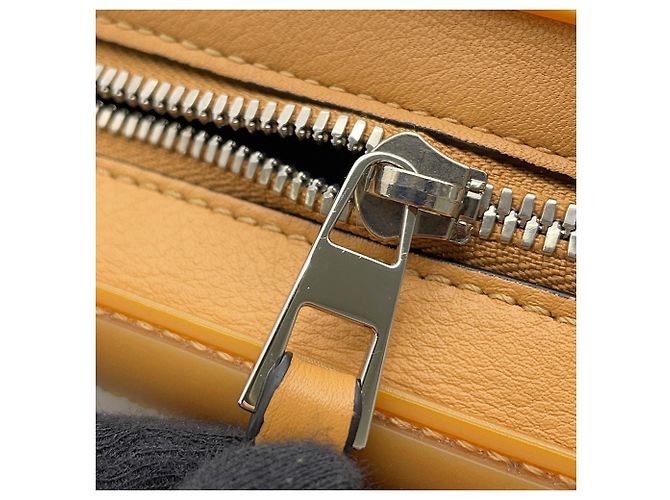 Borsa a tracolla Loewe Anagram Molded Sling Body Bag Cammello - vista 12