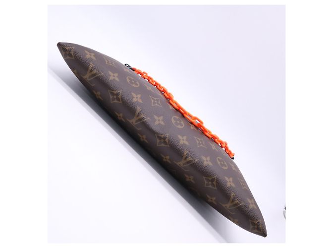 Louis Vuitton Monogram Pochette A4 Clutch Bag Marrone Beige - vista 8