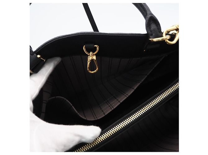 Borsa Louis Vuitton Monogram Empreinte Montaigne MM Noir Nero - vista 11