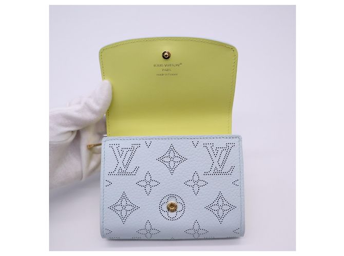 Louis Vuitton Mahina Portefeuille Iris Compact Wallet Blu Giallo - vista 10