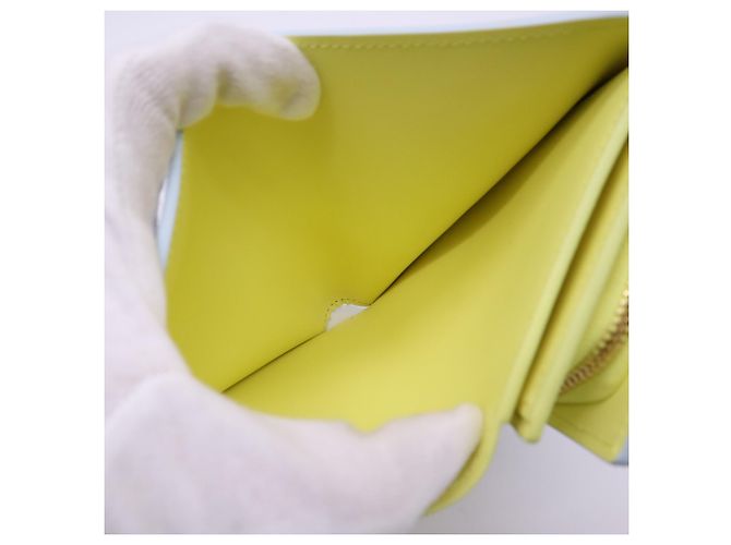 Louis Vuitton Mahina Portefeuille Iris Compact Wallet Blu Giallo - vista 11