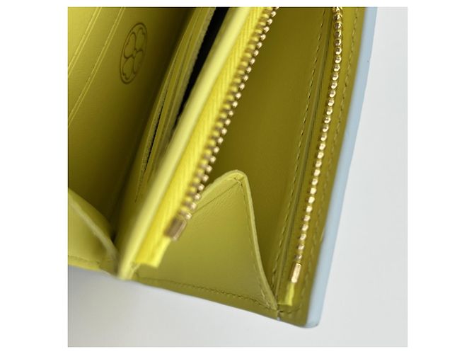 Louis Vuitton Mahina Portefeuille Iris Compact Wallet Blu Giallo - vista 17
