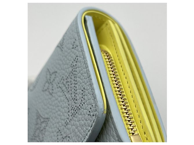 Louis Vuitton Mahina Portefeuille Iris Compact Wallet Blu Giallo - vista 19