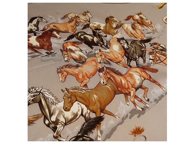 Hermès Seidentuch "Les Mustangs" Seidenschal Braun Pink Weiß Beige - Ansicht 9