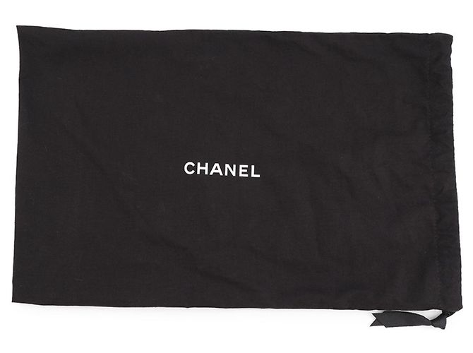 Borsa a tracolla Chanel Matelassé con catena Nero - vista 13
