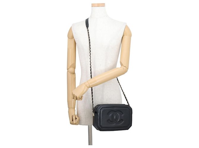 Borsa a tracolla Chanel in pelle d'agnello nera Nero - vista 4