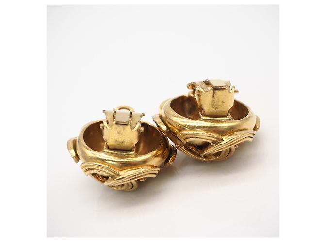 Orecchini a clip Chanel Triple Coco Mark D'oro - vista 8