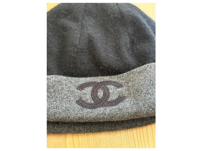 Berretto Chanel in lana nero e grigio - vista 2
